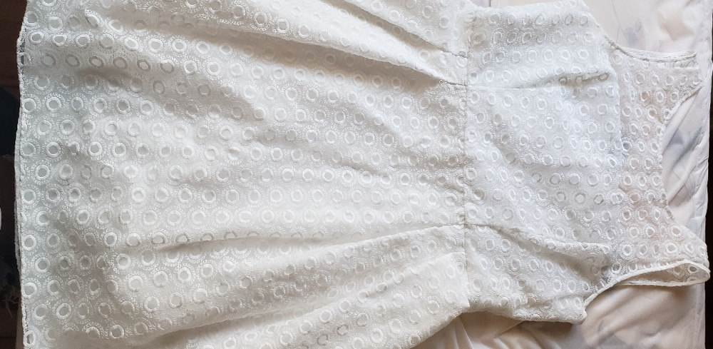 GORGEOUS ELEGANT SHOSHANNA LACE DRESS!